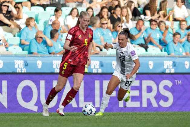 09.06.2026, xgrfx, Fussball WM Qualifikation Frauen, Slowenien - Deutschland v.l. Camilla Küver (Deutsche Frauennationalmannschaft), Maja Sternad (Slowenien) (DFL DFB REGULATIONS PROHIBIT ANY USE OF PHOTOGRAPHS as IMAGE SEQUENCES and or QUASI-VIDEO) Ljubljana