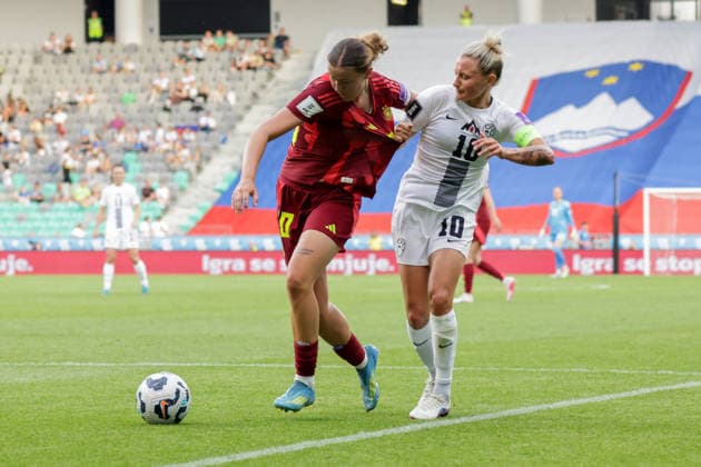 09.06.2026, xgrfx, Fussball WM Qualifikation Frauen, Slowenien - Deutschland v.l. Larissa Mühlhaus (Deutsche Frauennationalmannschaft), Dominika Conc (Slowenien) (DFL DFB REGULATIONS PROHIBIT ANY USE OF PHOTOGRAPHS as IMAGE SEQUENCES and or QUASI-VIDEO) Ljubljana