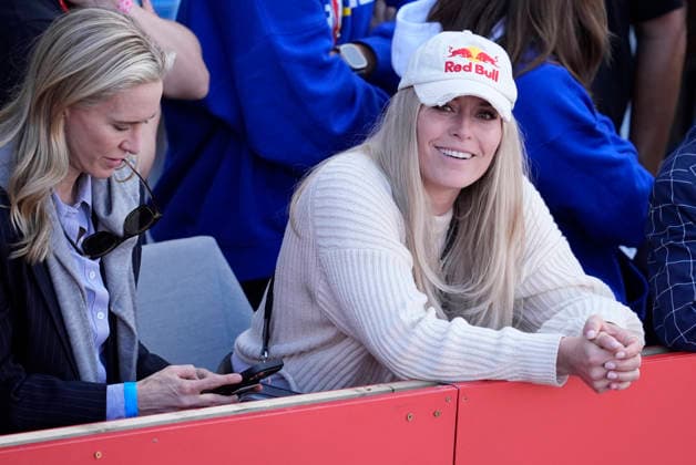 HSBC Championships - Day Two Lindsey Vonn, American alpine ski racer and three-time World Cup overall champion, watches Serena Williams and Victoria Mboko during their Round of 16 doubles match at The HSBC Championships 2026 Women s tennis tournament at The Queen s Club in London, England, on June 9, 2026. London Greater London United Kingdom  Copyright: xOwenxHammondx originalFilename:hammond-thehsbcc260609_npfXc.jpg