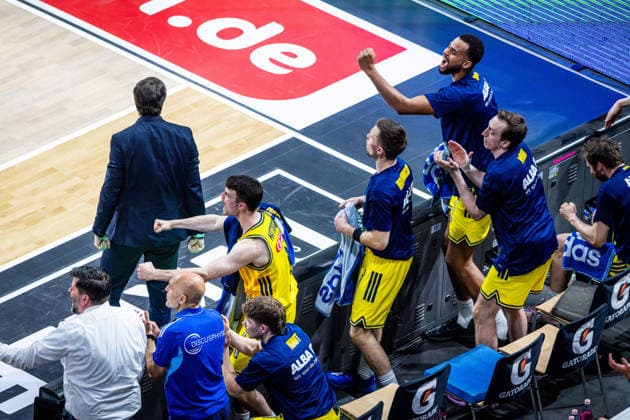 Basketball Berlin 019.06.2026 Saison 2025 2026 EasyCredit BBL 1. Bundesliga Männer, Herren Playoffs Halbfinale Spiel 5 Alba Berlin - BMA365 Bamberg Baskets Alba JuJonas Mattisseck (Alba Berlin, No.09) Norris Agbakoko (Alba Berlin, No.17) und andere