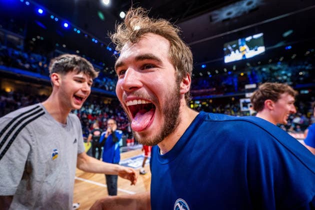 Basketball Berlin 019.06.2026 Saison 2025 2026 EasyCredit BBL 1. Bundesliga Männer, Herren Playoffs Halbfinale Spiel 5 Alba Berlin - BMA365 Bamberg Baskets Alba gewinnt Spiel 5 Jubel Malte Delow (Alba Berlin, No.06)