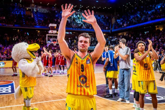 Basketball Berlin 019.06.2026 Saison 2025 2026 EasyCredit BBL 1. Bundesliga Männer, Herren Playoffs Halbfinale Spiel 5 Alba Berlin - BMA365 Bamberg Baskets Alba gewinnt Spiel 5 Jubel Jonas Mattisseck (Alba Berlin, No.09)
