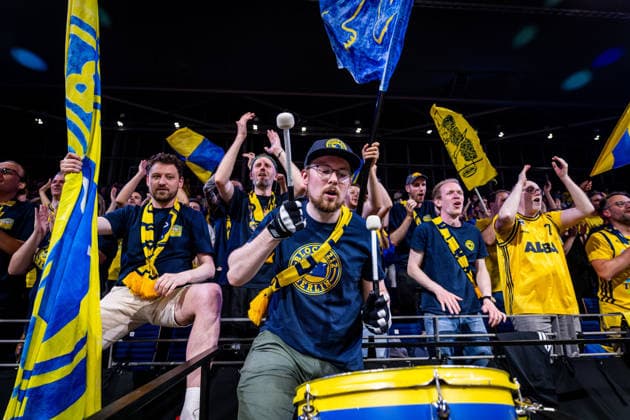 Basketball Berlin 019.06.2026 Saison 2025 2026 EasyCredit BBL 1. Bundesliga Männer, Herren Playoffs Halbfinale Spiel 5 Alba Berlin - BMA365 Bamberg Baskets Alba gewinnt Spiel 5 Jubel Fans Block 212