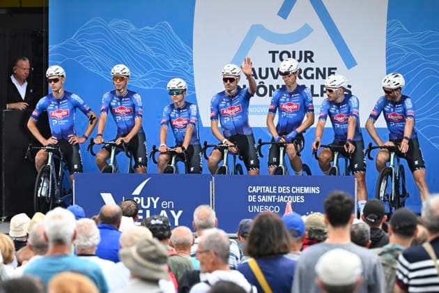 Tour Auvergne - Rhone-Alpes 2026 Stage 4 MONTROND-LES-BAINS, FRANCE - JUNE 10 : Gogl Michael (AUT) of Alpecin - Premier Tech and team Alpecin-Premier Tech during stage 4 of the 78th edition of Tour Auvergne - Rhone-Alpes an UCI World Tour 2.UWT cycling road race stage for Men Elite of 167.4 km with start in Le Puy-en-Velay and finish in Montrond-les-Bains on June 10, 2026 in Montrond-les-Bains, France, 10 06 2026 ( Motordriver Guy De Vuyst - Montrond-les-Bains France  Copyright: xVincentxKalutx
