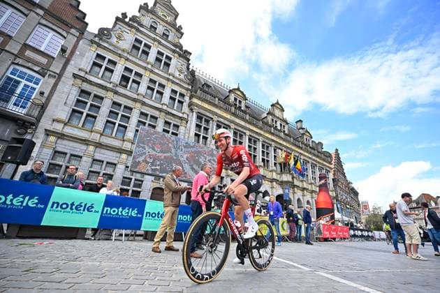 Circuit Franco Belge 2026 Cycling Race MONT-DE-L ENCLUS, BELGIUM - JUNE 10 : Aerts Toon (BEL) of Lotto Intermarche during the 85th edition of Circuit Franco Belge an UCI ProSeries 1.Pro one day cycling road race for Men Elite of 195.6 km with start in Tournai and finish in Mont-de-L enclus on June 10, 2026 in Mont-de-L enclus, Belgium, 10 06 2026 ( Motordriver Stephan Boone - Mont-de-L enclus Belgium  Copyright: xTomasxSiskx