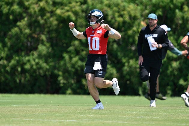 PHILADELPHIA, PA - JUNE 09: Philadelphia Eagles quarterback Cole Payton 10 reacts during the Philadelphia Eagles off season minicamp on June 9th, 2026 at the Jefferson Health Training Complex in Philadelphia, PA. (Photo by Terence Lewis Icon Sportswire) NFL, American Football Herren, USA JUN 09 Philadelphia Eagles Minicamp EDITORIAL USE ONLY Icon260609074