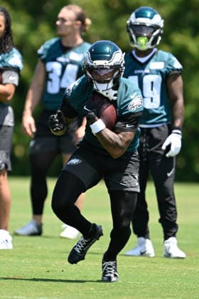 PHILADELPHIA, PA - JUNE 09: Philadelphia Eagles wide receiver Dontayvion Wicks 13 is shown during the Philadelphia Eagles off season minicamp on June 9th, 2026 at the Jefferson Health Training Complex in Philadelphia, PA. (Photo by Terence Lewis Icon Sportswire) NFL, American Football Herren, USA JUN 09 Philadelphia Eagles Minicamp EDITORIAL USE ONLY Icon260609082
