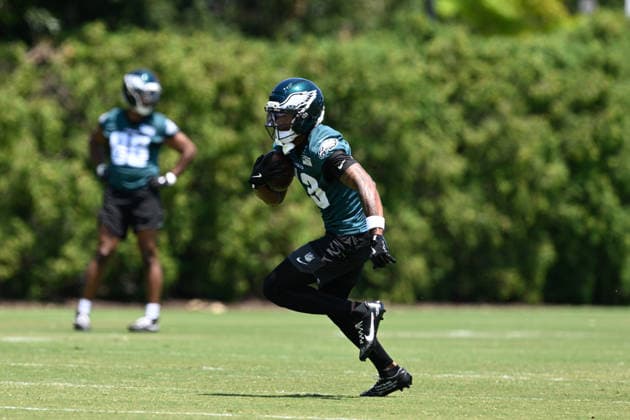 PHILADELPHIA, PA - JUNE 09: Philadelphia Eagles wide receiver Dontayvion Wicks 13 catches the ball during the Philadelphia Eagles off season minicamp on June 9th, 2026 at the Jefferson Health Training Complex in Philadelphia, PA. (Photo by Terence Lewis Icon Sportswire) NFL, American Football Herren, USA JUN 09 Philadelphia Eagles Minicamp EDITORIAL USE ONLY Icon260609096