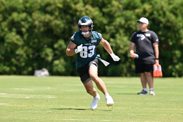 PHILADELPHIA, PA - JUNE 09: Philadelphia Eagles tight end Johnny Mundt 83 catches the ball during the Philadelphia Eagles off season minicamp on June 9th, 2026 at the Jefferson Health Training Complex in Philadelphia, PA. (Photo by Terence Lewis Icon Sportswire) NFL, American Football Herren, USA JUN 09 Philadelphia Eagles Minicamp EDITORIAL USE ONLY Icon260609102