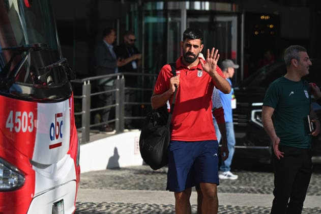 Iran National Football Team Tijuana Mexico FIFA World Cup, WM, Weltmeisterschaft, Fussball 2026 TIJUANA, MEXICO - JUNE 09: Iran s National Football Team midfielder Roozbeh Cheshmi waves to fans as he leaves the Marriott Hotel to head to a training session in Tijuana, Mexico, on Tuesday, June 09, 2026, ahead of the 2026 World Cup football tournament. Carlos A. Moreno Anadolu Tijuana Mexico. Editorial use only. Please get in touch for any other usage.  Copyright: x2026xAnadoluxCarlosxA.xMorenox