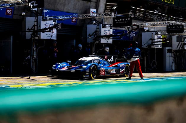 24 HEURES DU MANS 2026 - FREE PRACTICE AND QUALIFIYING SESSION 36 MAKOWIECKI FrÃ dÃ ric (fra), GOUNON Jules (fra), MARTINS Victor (fra), Alpine Endurance Team, Alpine A424 36, Hypercar, pitstop, arrÃªt aux stands during the Free Practice and Qualifying session of the 24 Hours of Le Mans 2026, 3rd round of the 2026 FIA World Endurance Championship, from June 10 to 11, 2026 on the Circuit des 24 Heures du Mans in Le Mans, France - Le MansFrance  Copyright: xCharlyxLopezx