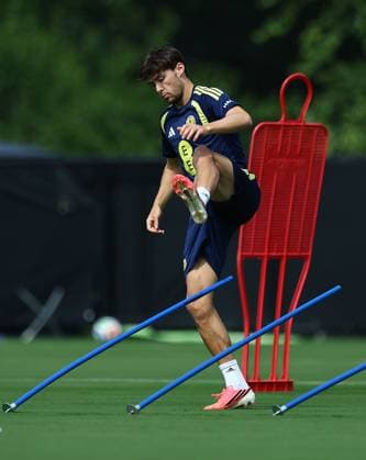 Aaron Hickey of Scotland Scotland Training Session and press conference, PK, Pressekonferenz 2026 FIFA World Cup, WM, Weltmeisterschaft, Fussball Football, Atrium Health Performance Park, Charlotte, USA - 10 Jun 2026Charlotte Atrium Health Performance Park United States of America EDITORIAL USE ONLY No use with unauthorised audio, video, data, fixture lists, club league logos or live services. Online in-match use limited to 120 images, no video emulation. No use in betting, games or single club league player publications. Copyright: xMichaelxZemanek Shutterstockx 16919987n