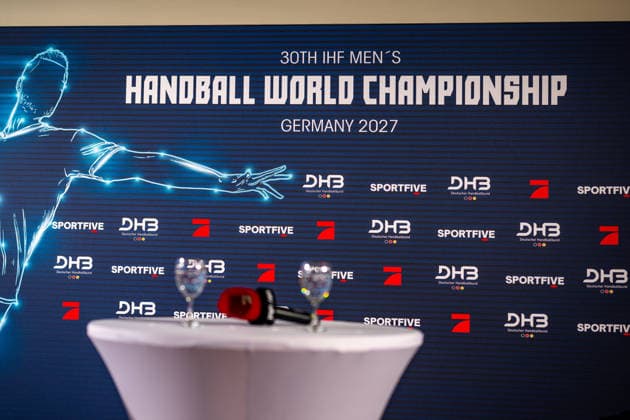 FINAL DRAW IHF MensÂ s Handball World Championship, WM, Weltmeisterschaft Germany 2027; 10.06.2026 Vor der Gruppenauslosung der Handball WM 2027 in Deutschland findet vorab ein Handballtalk im Hofbräuhaus in München statt PRO7, SAT1, Sportfive, DHB, Joyn, RAN, Mikrophon Symbolbild