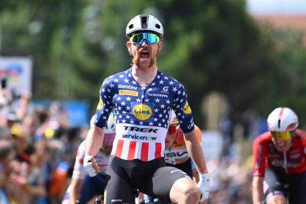Tour Auvergne - Rhone-Alpes 2026 Stage 4 MONTROND-LES-BAINS, FRANCE - JUNE 10 : Simmons Quinn (USA) of Lidl - Trek wins during stage 4 of the 78th edition of Tour Auvergne - Rhone-Alpes an UCI World Tour 2.UWT cycling road race stage for Men Elite of 167.4 km with start in Le Puy-en-Velay and finish in Montrond-les-Bains on June 10, 2026 in Montrond-les-Bains, France, 10 06 2026 ( Motordriver Guy De Vuyst - Montrond-les-Bains France  Copyright: xVincentxKalutx