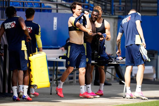 DALLAS, SVERIGE 20260610 Hjalmar Ekdal är herrlandslaget tränar pa FC Dallas Stadium under onsdagen inför starten av fotbolls-VM.