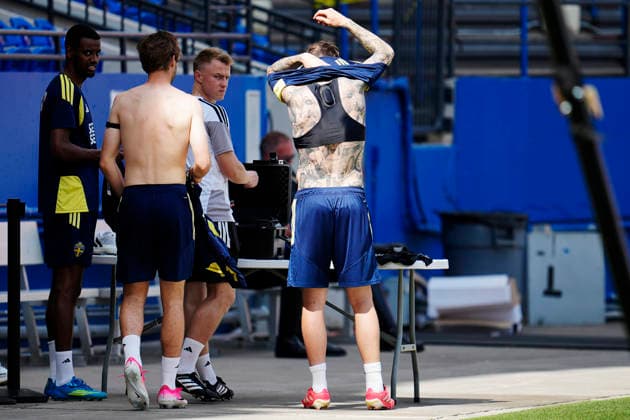 DALLAS, SVERIGE 20260610 Isak Hien och Victor Nilsson Lindelöf när herrlandslaget tränar pa FC Dallas Stadium under onsdagen inför starten av fotbolls-VM.
