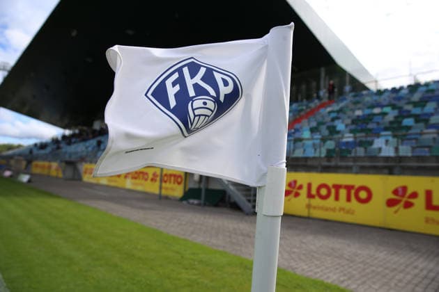 10.06.2026, xrekx, Fussball Relegation Regionalliga Suedwest , FK Pirmasens - VfR Mannheim v.l. Eckfahne Logo Wappen Symbolbild Symbolfoto, Symbolbild, Symbol Stadion, symbolic photo, symbolic image, symbolic stadium (DFL DFB REGULATIONS PROHIBIT ANY USE OF PHOTOGRAPHS as IMAGE SEQUENCES and or QUASI-VIDEO) Pirmasens