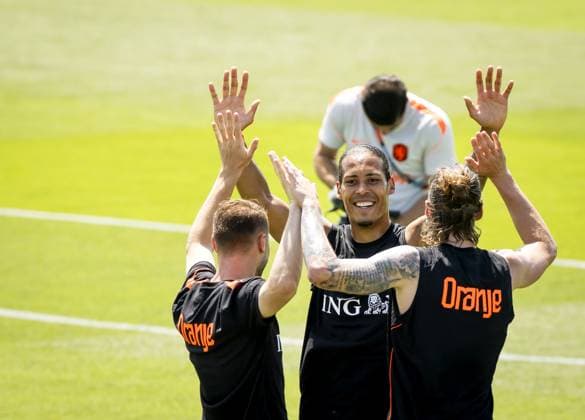 KANSAS CITY - Teun Koopmeiners for the Netherlands, Virgil van Dijk for the Netherlands, and Wout Weghorst for the Netherlands during a training session of the Dutch national team, Nationalteam at Riverside Stadium on June 10, 2026, in Kansas City. The Dutch national team is preparing for the 2026 FIFA World Cup, WM, Weltmeisterschaft, Fussball KOEN VAN WEEL ANP xVIxANPxSportx xxANPxIVx 560663716 originalFilename: 560663716.jpg