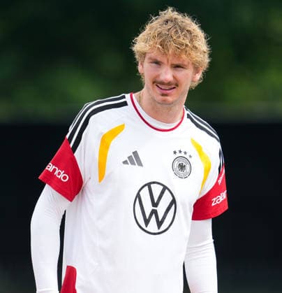 Nick Woltemade (Deutschland, 11) vor dem offiziellen Mannschaftsfoto. USA, Deutsche Fussballnationalmannschaft, Training, Winston-Salem, 10.06.2026 USA, Deutsche Fussballnationalmannschaft, Training, Winston-Salem, 10.06.2026 Winston-Salem