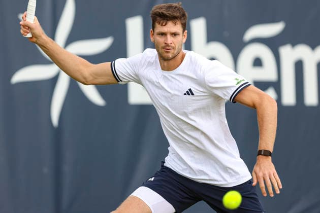 Libema Open Grass Court Championships S-HERTOGENBOSCH, NETHERLANDS: Hubert Hurkacz of Poland in action during the tennis game against Marton Fucsovics of Hungary at the Autotron venue during the the Rosmalen Grass Court Championships LibÃ ma Open Tournament, an ATP, Tennis Herren 250 event in Den Bosch, the Netherlands on June 10, 2026 Den Bosch Netherlands  Copyright: xNicolasxEconomoux originalFilename:oikonomou-notitle260610_npLvk.jpg