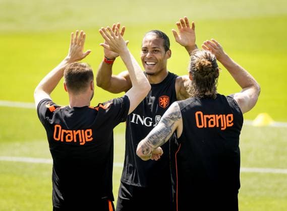 KANSAS CITY - Teun Koopmeiners for the Netherlands, Virgil van Dijk for the Netherlands, and Wout Weghorst for the Netherlands during a training session of the Dutch national team, Nationalteam at Riverside Stadium on June 10, 2026, in Kansas City. The Dutch national team is preparing for the 2026 FIFA World Cup, WM, Weltmeisterschaft, Fussball KOEN VAN WEEL ANP xVIxANPxSportx xxANPxIVx 560664320 originalFilename: 560664320.jpg