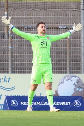 10.06.2026, xrekx, Fussball Relegation Regionalliga Suedwest , FK Pirmasens - VfR Mannheim v.l. David Nreca-Bisinger (VfR Mannheim) gibt Anweisungen, gestikuliert, mit den Armen gestikulieren gives instructions, gesticulate (DFL DFB REGULATIONS PROHIBIT ANY USE OF PHOTOGRAPHS as IMAGE SEQUENCES and or QUASI-VIDEO) Pirmasens