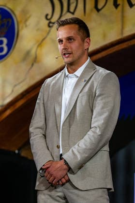 FINAL DRAW IHF MensÂ s Handball World Championship, WM, Weltmeisterschaft Germany 2027; 10.06.2026 Im Hofbräuhaus in München findet heute die finale Gruppenauslosung für die Handball WM 2027 statt - im Bild Losfee Dominik KAHUN