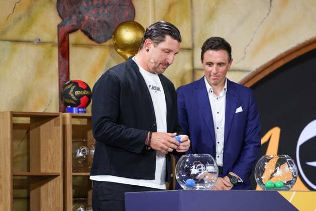 Stefan Kretzschmar (ehemaliger deutscher Handballspieler) und Pascal Jenny (Vorstand IHF) bei der Auslosung, GER, Auslosung zur IHF Handball-Weltmeisterschaft der Maenner 2027, 10.06.2026, GER, Auslosung zur IHF Handball-Weltmeisterschaft der Maenner 2027, 10.06.2026 Muenchen