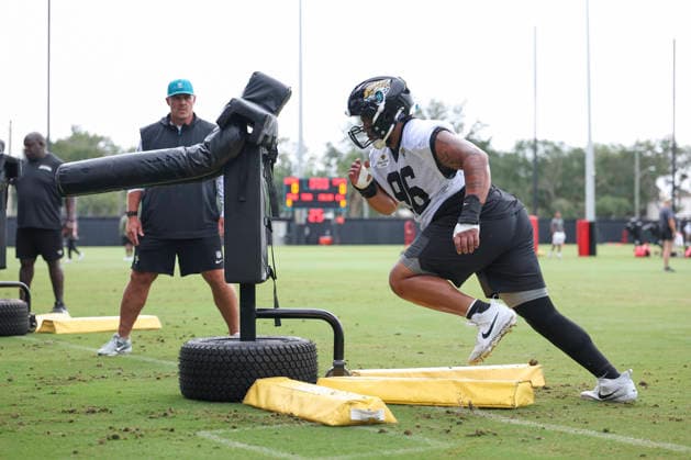 JACKSONVILLE, FL - JUNE 10: Jacksonville Jaguars defensive tackle Jalen Hunt (96) works on a drill during Minicamp on June 10, 2026 at Miller Electric Center in Jacksonville, Fl. (Photo by David Rosenblum Icon Sportswire) NFL, American Football Herren, USA JUN 10 Jacksonville Jaguars Minicamp EDITORIAL USE ONLY Icon260610161960