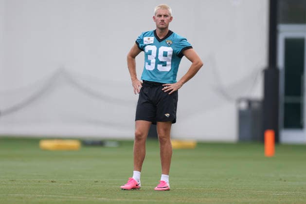 JACKSONVILLE, FL - JUNE 10: Jacksonville Jaguars place kicker Cam Little (39) during Minicamp on June 10, 2026 at Miller Electric Center in Jacksonville, Fl. (Photo by David Rosenblum Icon Sportswire) NFL, American Football Herren, USA JUN 10 Jacksonville Jaguars Minicamp EDITORIAL USE ONLY Icon260610162125