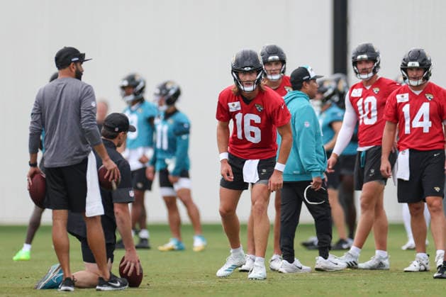 JACKSONVILLE, FL - JUNE 10: Jacksonville Jaguars quarterback Trevor Lawrence (16) works on a drill during Minicamp on June 10, 2026 at Miller Electric Center in Jacksonville, Fl. (Photo by David Rosenblum Icon Sportswire) NFL, American Football Herren, USA JUN 10 Jacksonville Jaguars Minicamp EDITORIAL USE ONLY Icon260610162404
