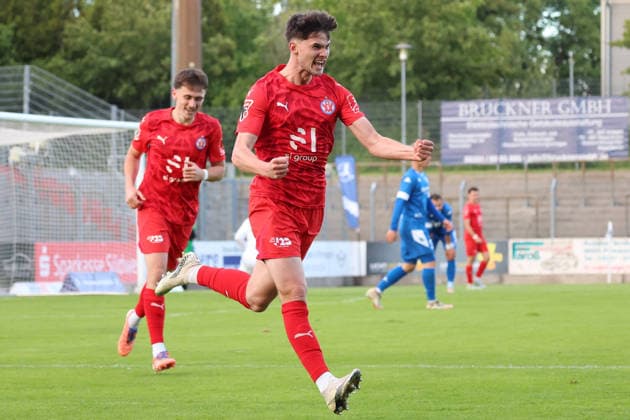 10.06.2026, xrekx, Fussball Relegation Regionalliga Suedwest , FK Pirmasens - VfR Mannheim v.l. Torjubel nach dem Tor zum celebrating the goal celebrate 0:1 durch Tim Seifert (VfR Mannheim) (DFL DFB REGULATIONS PROHIBIT ANY USE OF PHOTOGRAPHS as IMAGE SEQUENCES and or QUASI-VIDEO) Pirmasens