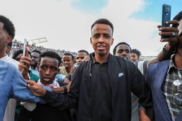 Somali referee Artan greeted by fans after being denied US entry for World Cup MOGADISHU, SOMALIA - JUNE 10: Somali referee Omar Abdulkadir Artan greets fans who show support for him, after he was denied entry into the United States where he had traveled to take part in the World Cup organization and was forced to return to his country, in Mogadishu, Somalia on June 10, 2026. Abuukar Mohamed Muhidin Anadolu Mogadishu Somalia. Editorial use only. Please get in touch for any other usage.  Copyright: x2026xAnadoluxAbuukarxMohamedxMuhidinx