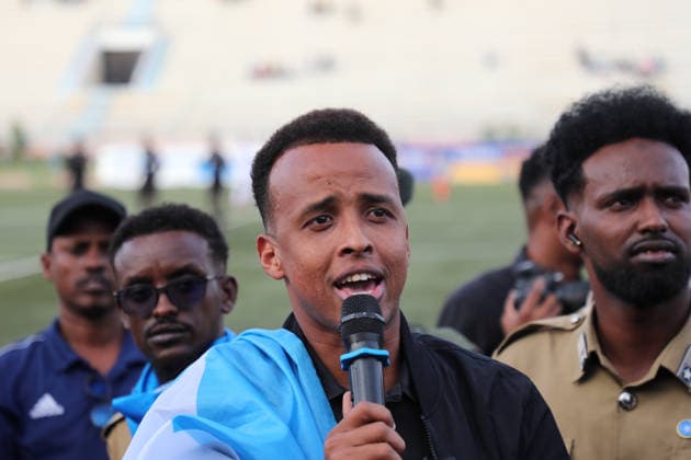 Somali referee Artan greeted by fans after being denied US entry for World Cup MOGADISHU, SOMALIA - JUNE 10: Somali referee Omar Abdulkadir Artan greets fans who show support for him, after he was denied entry into the United States where he had traveled to take part in the World Cup organization and was forced to return to his country, in Mogadishu, Somalia on June 10, 2026. Abuukar Mohamed Muhidin Anadolu Mogadishu Somalia. Editorial use only. Please get in touch for any other usage.  Copyright: x2026xAnadoluxAbuukarxMohamedxMuhidinx