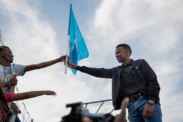 Somali referee Artan greeted by fans after being denied US entry for World Cup MOGADISHU, SOMALIA - JUNE 10: Somali referee Omar Abdulkadir Artan greets fans who show support for him, after he was denied entry into the United States where he had traveled to take part in the World Cup organization and was forced to return to his country, in Mogadishu, Somalia on June 10, 2026. Abuukar Mohamed Muhidin Anadolu Mogadishu Somalia. Editorial use only. Please get in touch for any other usage.  Copyright: x2026xAnadoluxAbuukarxMohamedxMuhidinx