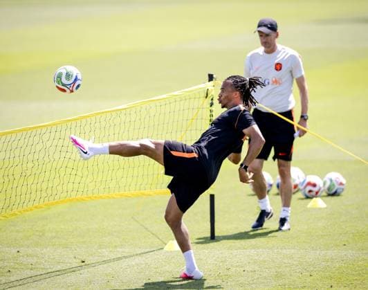 KANSAS CITY - Nathan Ake of the Netherlands during a training session of the Dutch national team, Nationalteam at Riverside Stadium, on June 10, 2026, in Kansas City. The Dutch national team is preparing for the 2026 FIFA World Cup, WM, Weltmeisterschaft, Fussball ROBIN VAN LONKHUIJSEN ANP xVIxANPxSportx xxANPxIVx 560668737 originalFilename: 560668737.jpg