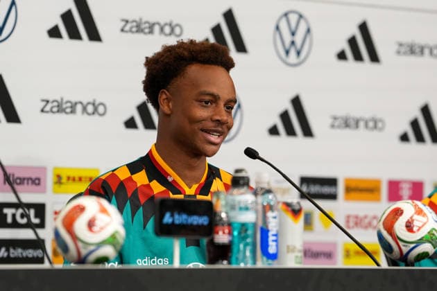 Assan Ouedraogo (Deutschland, 25) nimmt an einer Pressekonferenz. USA, Deutsche Fussballnationalmannschaft, Pressekonferenz, Winston-Salem, 10.06.2026 USA, Deutsche Fussballnationalmannschaft, Pressekonferenz, Winston-Salem, 10.06.2026 Winston-Salem