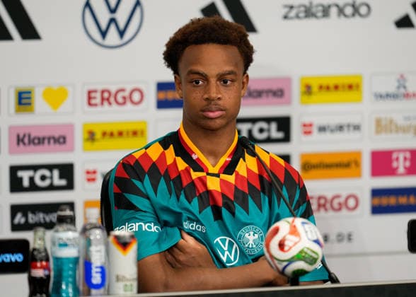 Assan Ouedraogo (Deutschland, 25) nimmt an einer Pressekonferenz. USA, Deutsche Fussballnationalmannschaft, Pressekonferenz, Winston-Salem, 10.06.2026 USA, Deutsche Fussballnationalmannschaft, Pressekonferenz, Winston-Salem, 10.06.2026 Winston-Salem Copyright: xEibner-Pressefoto ScottxColemanx EP_SCN