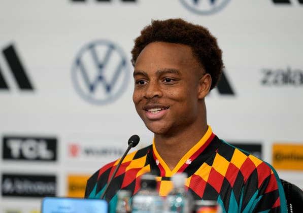 Assan Ouedraogo (Deutschland, 25) nimmt an einer Pressekonferenz. USA, Deutsche Fussballnationalmannschaft, Pressekonferenz, Winston-Salem, 10.06.2026 USA, Deutsche Fussballnationalmannschaft, Pressekonferenz, Winston-Salem, 10.06.2026 Winston-Salem