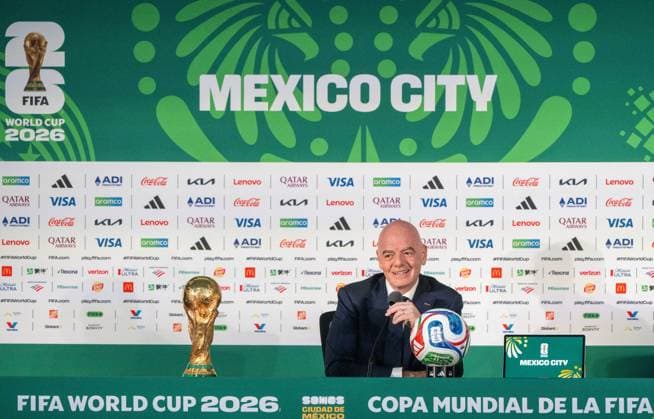 Fußball, Herren, Saison 2025 26, FIFA Word Cup 2026 in Mexiko, Kanada und USA, Mexiko-City ein Tag (Ortszeit) vor dem Eröffnungsspiel, im Bild: Pressekonferenz mit FIFA-Präsident Gianni Infantino im Medienzentrum im Aztekenstadion, 10.06. 2026,