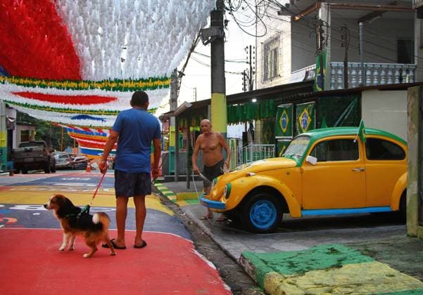 Moradores transformam Rua da Copa para a Copa do Mundo FIFA 2026 em Manaus A view of Santa Isabel Street, known locally as World Cup Street, decorated and painted by residents in celebration of the 2026 FIFA World Cup, WM, Weltmeisterschaft, Fussball in the Praca 14 neighborhood of Manaus, Amazonas state, Brazil, Wednesday, June 10, 2026. Photo: EDMAR BARROS ATO PRESS ESTADoO CONTEÃöDO Manaus Amazonas Brasil Copyright: xEdmarxBarrosx