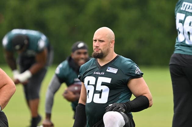 PHILADELPHIA, PA - JUNE 10: Philadelphia Eagles offensive tackle Lane Johnson 65 looks on during the Philadelphia Eagles off season minicamp on June 10th, 2026 at the Jefferson Health Training Complex in Philadelphia, PA. (Photo by Terence Lewis Icon Sportswire) NFL, American Football Herren, USA JUN 10 Philadelphia Eagles Minicamp EDITORIAL USE ONLY Icon260610004