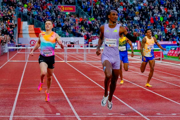 Athletics Bislett Games 2026 Oslo 20260610 Alison dos Santos from Brazil defeated Karsten Warholm in the Diamond League mens 400m hurdles under Photo Heiko Junge NTB Oslo Norway EDITORIAL USE ONLY RESTRICTED USE FOR BETTING COMPANIES  Copyright: xHeikoxJungex xNTBx