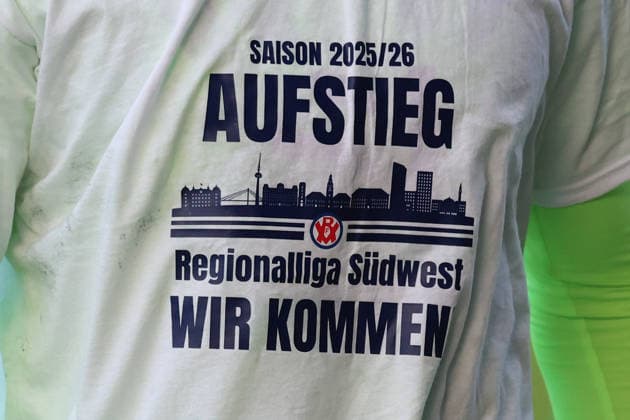 10.06.2026, xrekx, Fussball Relegation Regionalliga Suedwest , FK Pirmasens - VfR Mannheim v.l. T-Shirt David Nreca-Bisinger (VfR Mannheim) Aufsteiger Symbolfoto, Symbolbild, Symbol Stadion, symbolic photo, symbolic image, symbolic stadium (DFL DFB REGULATIONS PROHIBIT ANY USE OF PHOTOGRAPHS as IMAGE SEQUENCES and or QUASI-VIDEO) Pirmasens