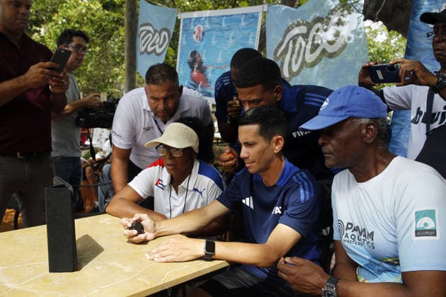 Joel Lefont Guinness World Record holder in Havana HAVANA, CUBA - JUNE 10: Joel Lefont, an athlete skilled in aquatic ball control and a Guinness World Record holder, broke his records for the most touches in one minute and the most touches in 30 seconds this Wednesday in Havana, Cuba. Angelo Mastrascusa Anadolu Havana Cuba. Editorial use only. Please get in touch for any other usage.  Copyright: x2026xAnadoluxAngeloxMastrascusax