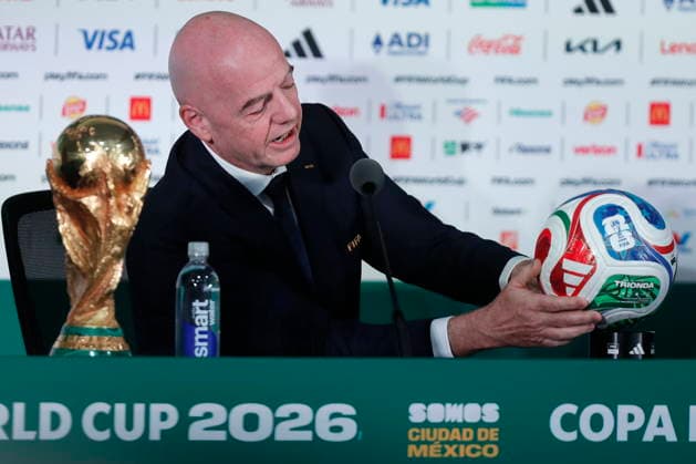 Fußball, FIFA WM 2026, Pressekonferenz in Mexiko-City mit Gianni Infantino #2 Infantino attends a press conference, PK, Pressekonferenz on the eve of the FIFA World Cup, WM, Weltmeisterschaft, Fussball 2026 opening match FIFA President Gianni Infantino attends a press conference on the eve of the FIFA World Cup 2026 opening match, in Mexico City, Mexico, 10 June 2026. MEXICO CITY Mexico  Copyright: xISAACxESQUIVELx