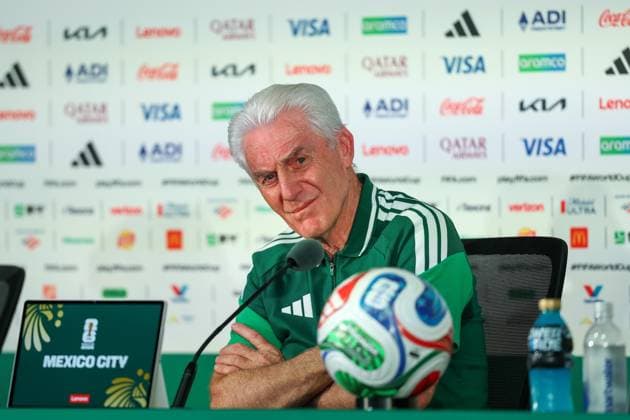 South African national team, Nationalteam coach Hugo Broos speaks to journalists at the press center of the Azteca Stadium in Mexico City. South Africa s national team coach Hugo Broos speaks to journalists at the press center of the Azteca Stadium in Mexico City, Mexico, this Wednesday, June 10. Mexico faces South Africa tomorrow in the opening match of the 2026 World Cup. Mexico City mexico Copyright: xWilliamxVolcovx