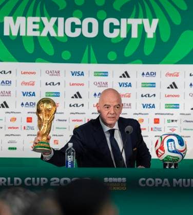 Fußball, FIFA WM 2026, Pressekonferenz in Mexiko-City mit Gianni Infantino #2 MEXICO CITY, MEXICO - JUNE 10: FIFA President Gianni Infantino speaks to the media during a FIFA World Cup, WM, Weltmeisterschaft, Fussball 2026 Opening press conference, PK, Pressekonferenz on June 10, 2026 in Mexico City, Mexico.  Copyright: xVCGx 111647483433