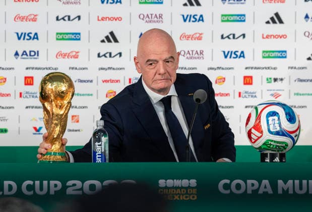 Fußball, FIFA WM 2026, Pressekonferenz in Mexiko-City mit Gianni Infantino #2 MEXICO CITY, MEXICO - JUNE 10: FIFA President Gianni Infantino speaks to the media during a FIFA World Cup, WM, Weltmeisterschaft, Fussball 2026 Opening press conference, PK, Pressekonferenz on June 10, 2026 in Mexico City, Mexico.  Copyright: xVCGx 111647483434