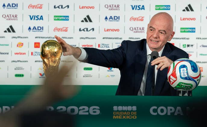 Fußball, FIFA WM 2026, Pressekonferenz in Mexiko-City mit Gianni Infantino #2 MEXICO CITY, MEXICO - JUNE 10: FIFA President Gianni Infantino speaks to the media during a FIFA World Cup, WM, Weltmeisterschaft, Fussball 2026 Opening press conference, PK, Pressekonferenz on June 10, 2026 in Mexico City, Mexico.  Copyright: xVCGx 111647483431